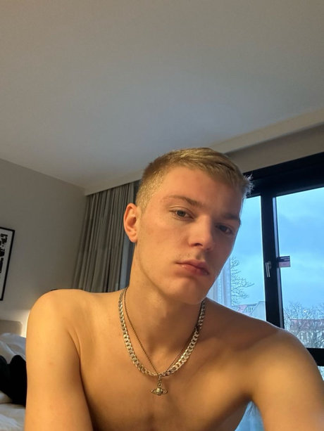 Foto desnuda filtrada de OnlyFans de Oopitsdyl