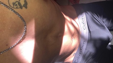 Foto desnuda filtrada de OnlyFans de Jesse