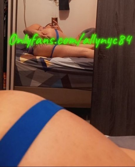 Foto desnuda filtrada de OnlyFans de Allysson