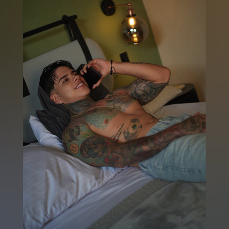 Foto desnuda filtrada de OnlyFans de Angel Lugo 