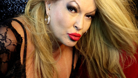 Foto desnuda filtrada de OnlyFans de Romi Bach
