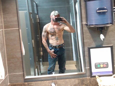 Foto desnuda filtrada de OnlyFans de Donald Irelan
