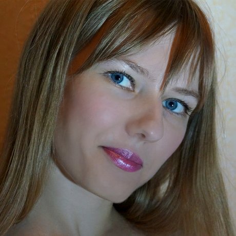 Angela Live