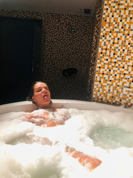 Foto desnuda filtrada de OnlyFans de Adolescentt
