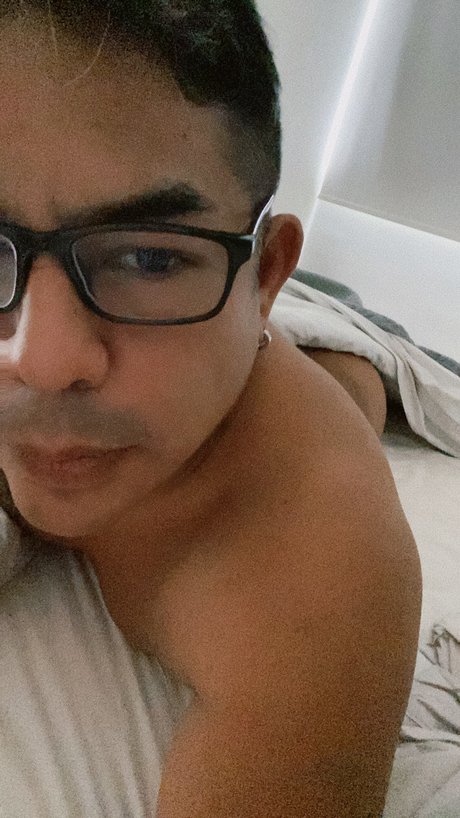Foto desnuda filtrada de OnlyFans de Adriano0001