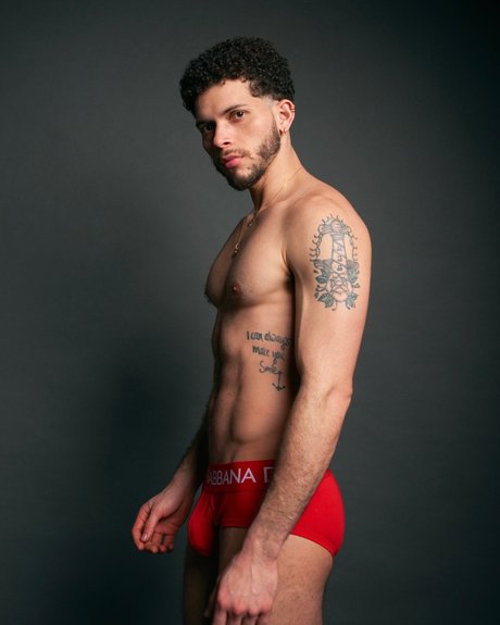 Foto desnuda filtrada de OnlyFans de Adonis Siritt