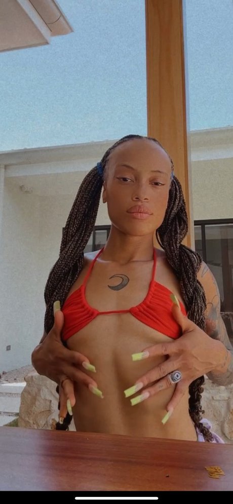 Foto desnuda filtrada de OnlyFans de Indigo