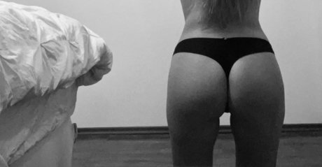 Foto desnuda filtrada de OnlyFans de Alluringlily