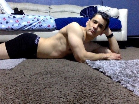 Foto desnuda filtrada de OnlyFans de Alejandro Miranda