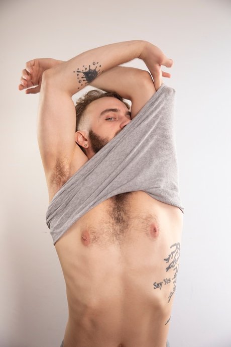 Foto desnuda filtrada de OnlyFans de Aaron Oaks