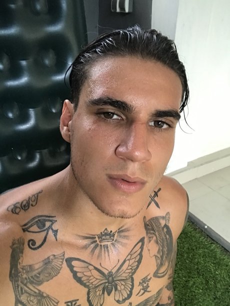 Foto desnuda filtrada de OnlyFans de Alphaboy Alex 