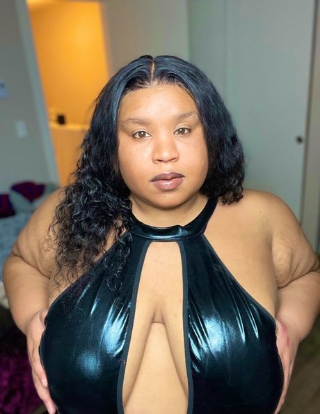 Foto desnuda filtrada de OnlyFans de Msaaleyahwaters