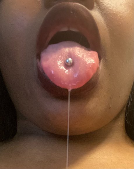 Foto desnuda filtrada de OnlyFans de Ohhoneychild