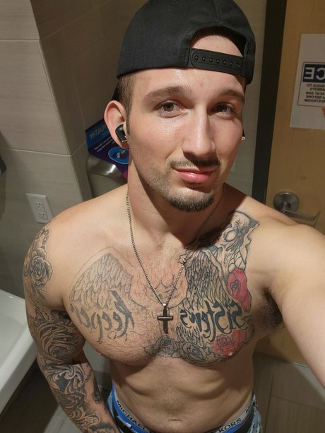 Foto desnuda filtrada de OnlyFans de Official Shane Whitlow