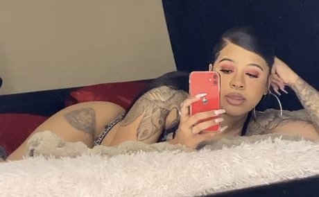 Foto desnuda filtrada de OnlyFans de Officialbadassbre