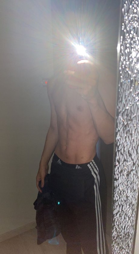 Foto desnuda filtrada de OnlyFans de Nikolasyz