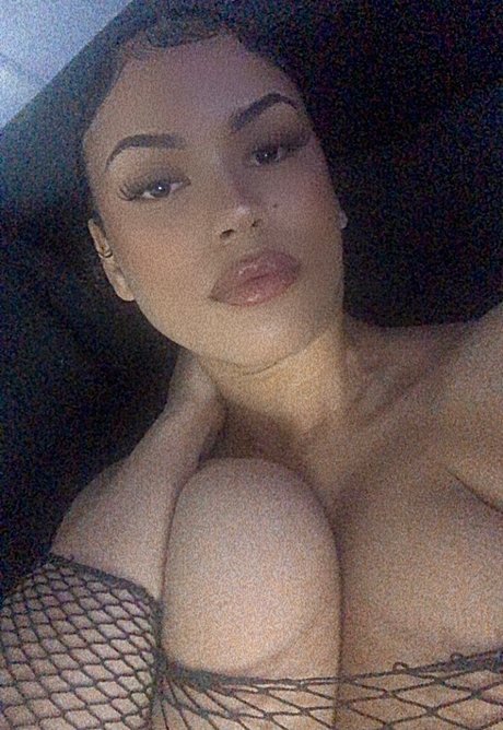 Foto desnuda filtrada de OnlyFans de Alexxxxisuk