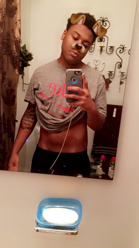 Foto desnuda filtrada de OnlyFans de Ttreyraw34