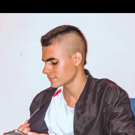 Foto desnuda filtrada de OnlyFans de Dario 