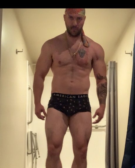 Foto desnuda filtrada de OnlyFans de Keenan