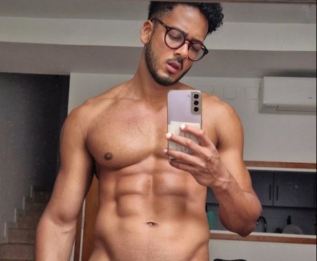 Foto desnuda filtrada de OnlyFans de Tony