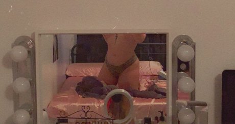 Foto desnuda filtrada de OnlyFans de Abs
