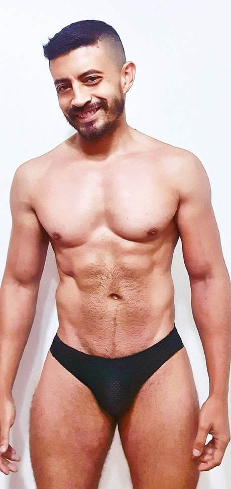 Foto desnuda filtrada de OnlyFans de Gay Activo