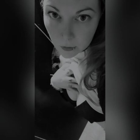 Foto desnuda filtrada de OnlyFans de Alice Umbra