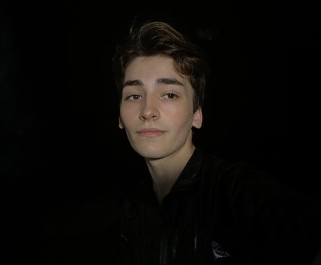 Foto desnuda filtrada de OnlyFans de Oliver Lee