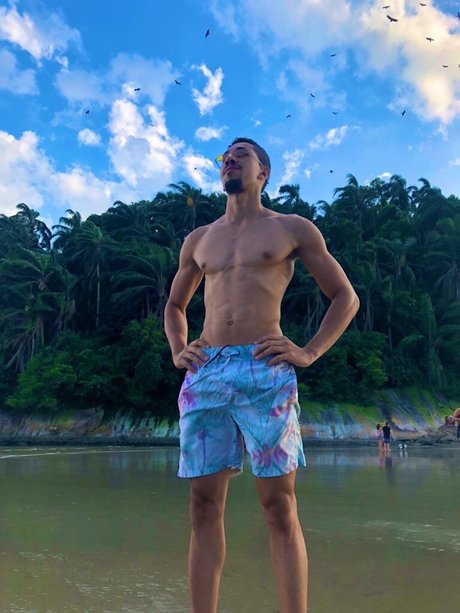 Foto desnuda filtrada de OnlyFans de Oliver F