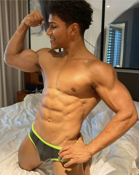 Oli Ferro