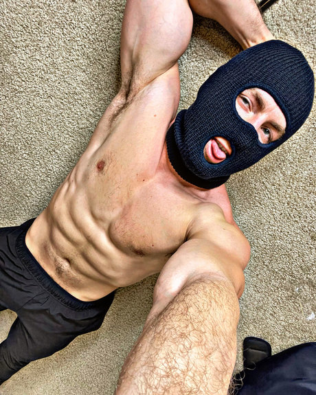 Foto desnuda filtrada de OnlyFans de Oleg Forse