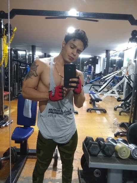 Foto desnuda filtrada de OnlyFans de Alejo Orozco
