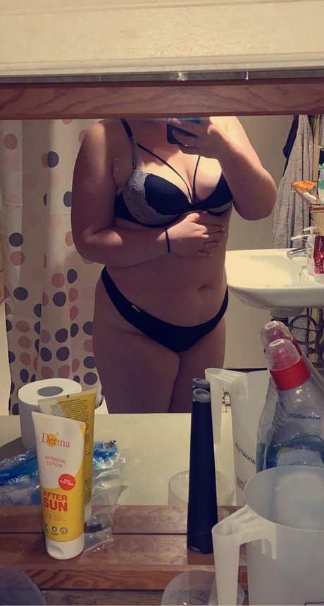 Foto desnuda filtrada de OnlyFans de Sarah