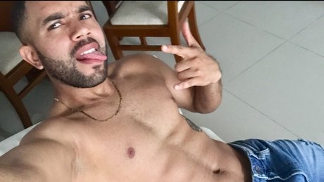 Foto desnuda filtrada de OnlyFans de Jorge Molotov