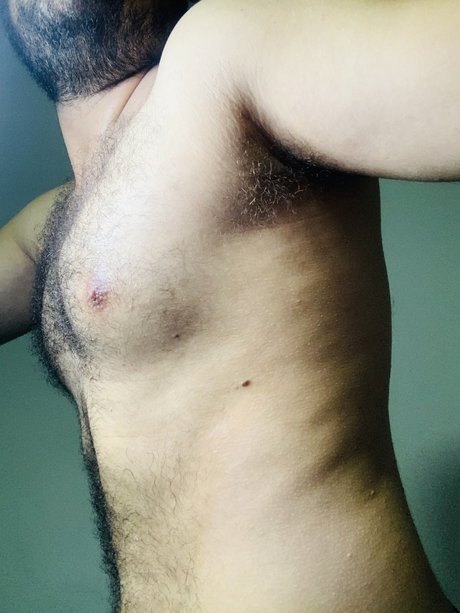 Foto desnuda filtrada de OnlyFans de Oso Peludo