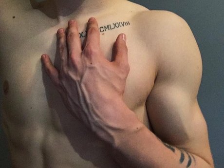 Foto desnuda filtrada de OnlyFans de Bom Menino