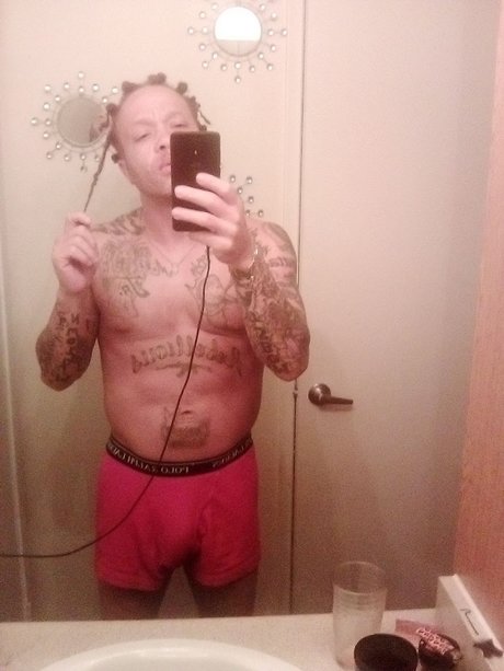 10inchesofred
