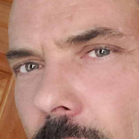 Foto desnuda filtrada de OnlyFans de Tony Strowbridge