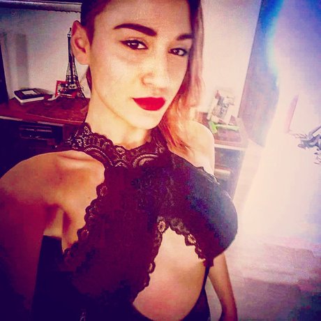 Foto desnuda filtrada de OnlyFans de Aksana Sub