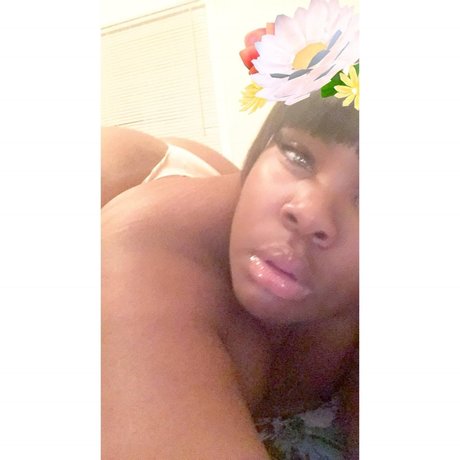 Foto desnuda filtrada de OnlyFans de Paris 
