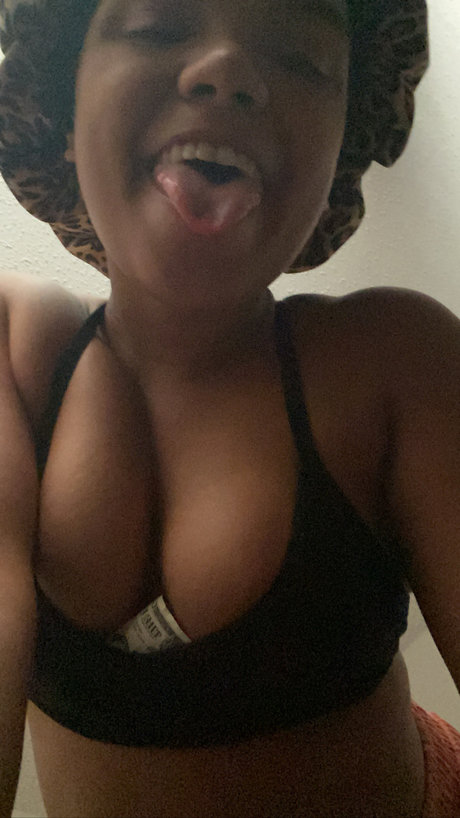 Foto desnuda filtrada de OnlyFans de Paris