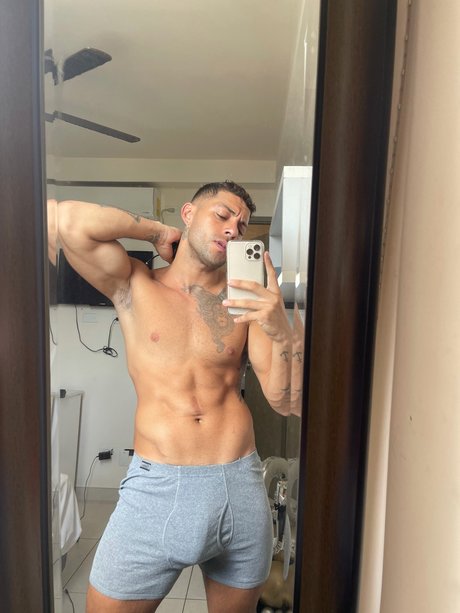 Foto desnuda filtrada de OnlyFans de Luiisge