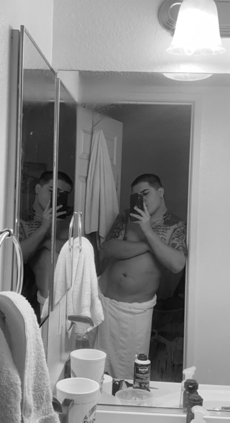 Foto desnuda filtrada de OnlyFans de Papas