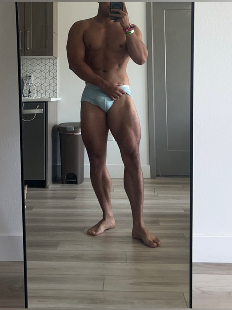 Foto desnuda filtrada de OnlyFans de Papi Bb