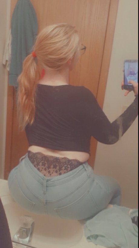 Foto desnuda filtrada de OnlyFans de Alexandria