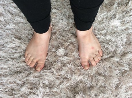 Foto desnuda filtrada de OnlyFans de Panties Ampamp Feet