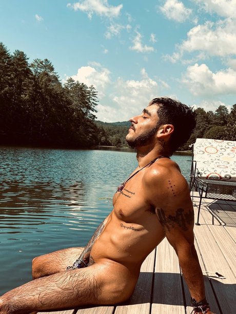 Foto desnuda filtrada de OnlyFans de Lobo 