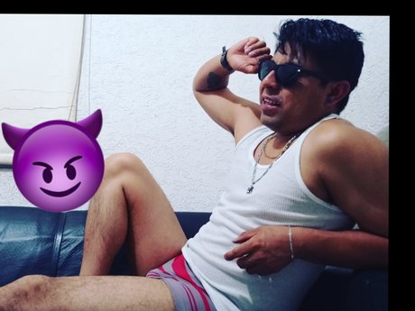 Foto desnuda filtrada de OnlyFans de Alan Ro