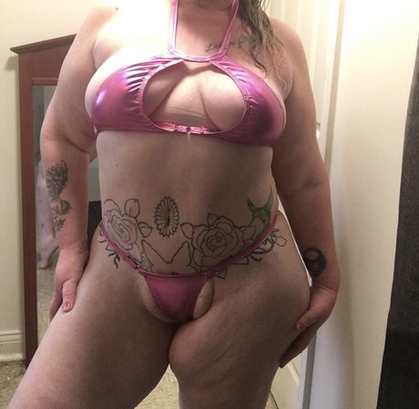 Foto desnuda filtrada de OnlyFans de Peach Ocean